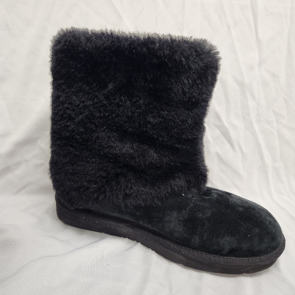 UGG Australia Patten Black Sheepskin Suede Short Boots Sz US 9 - Picture 5 of 14